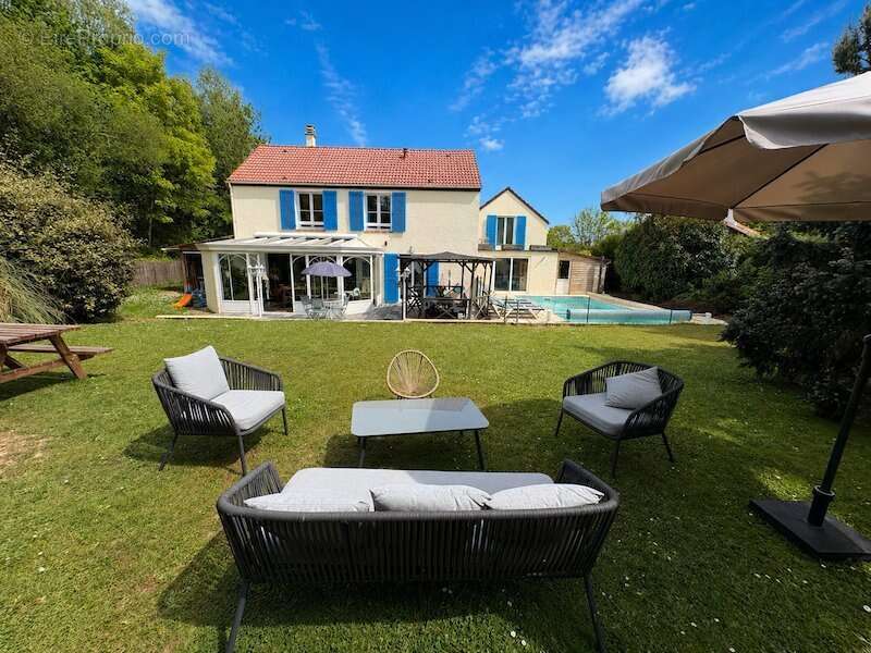 Maison à CHATEAUFORT