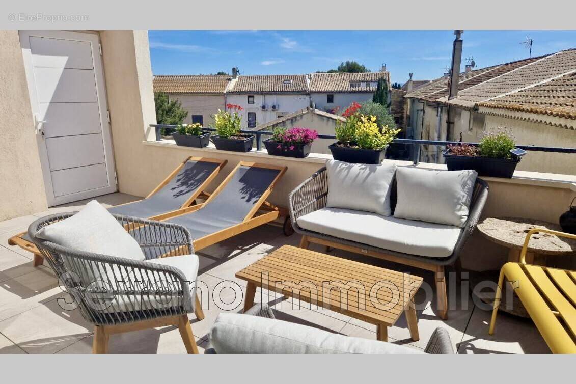 Appartement à MAILLANE