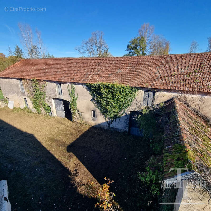 Maison à CHERVEIX-CUBAS