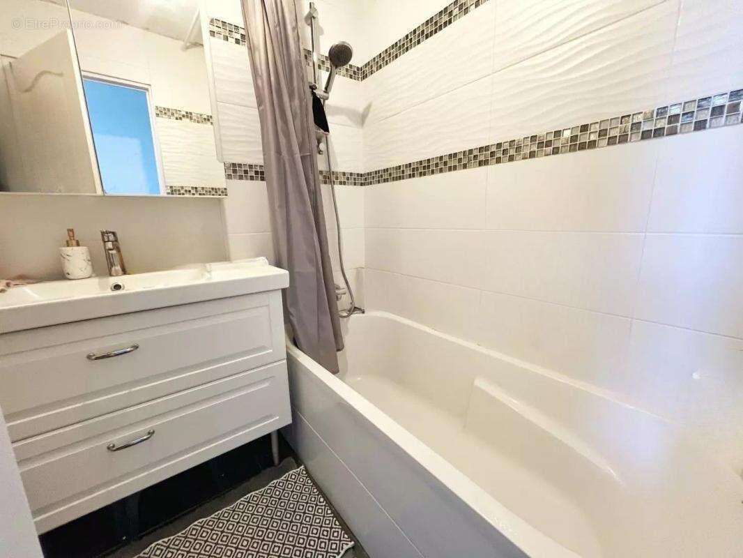 Maison à SAINT-PIERRE-LA-PALUD