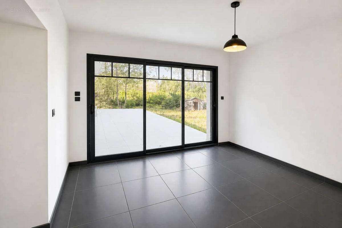 Maison spacieuse de 9 pièces à Lugos - photo 6