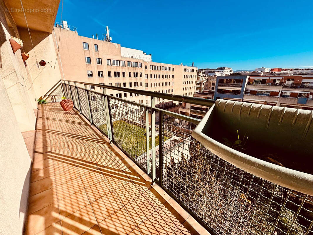 Appartement à MARSEILLE-8E