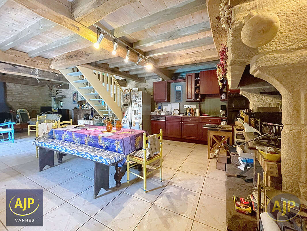 Maison à LOCQUELTAS