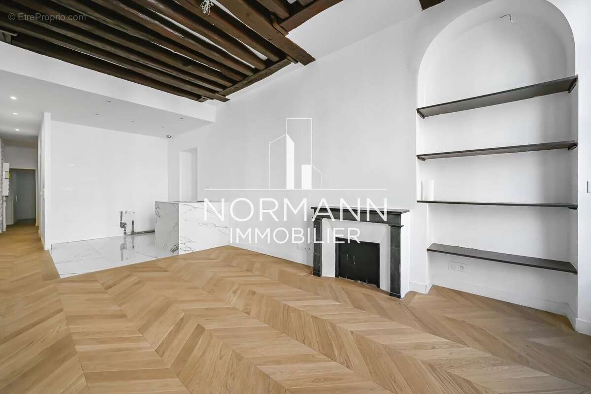 Appartement à PARIS-1E