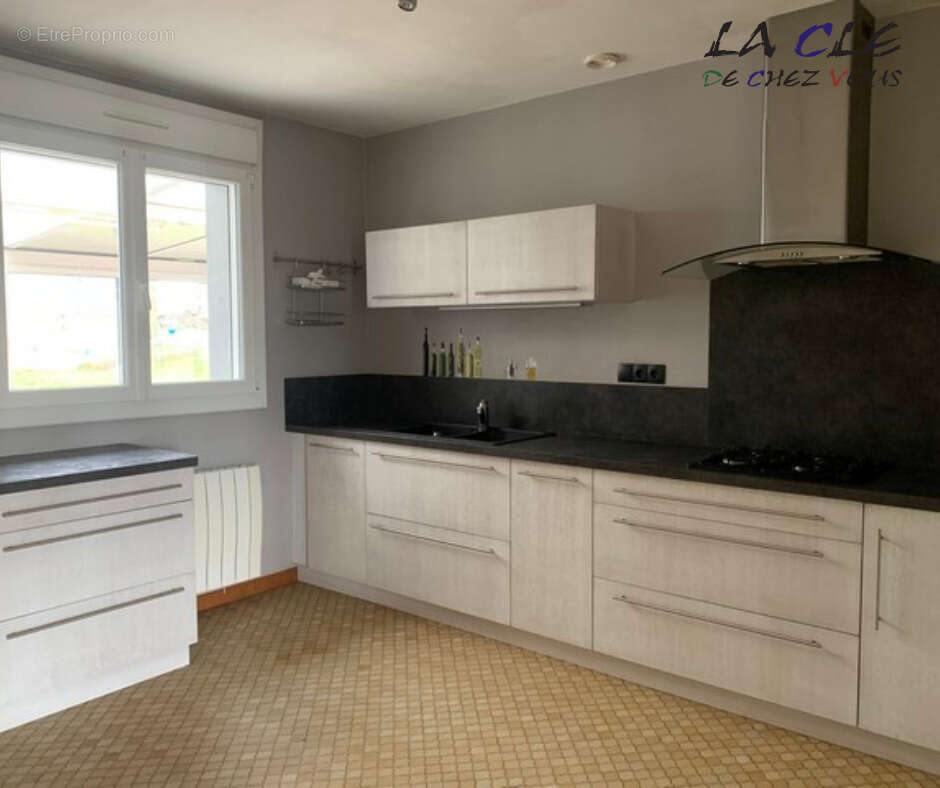 Maison à XANTON-CHASSENON