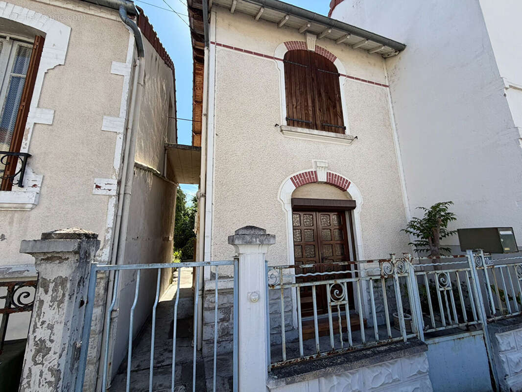 Maison à MONTLUCON