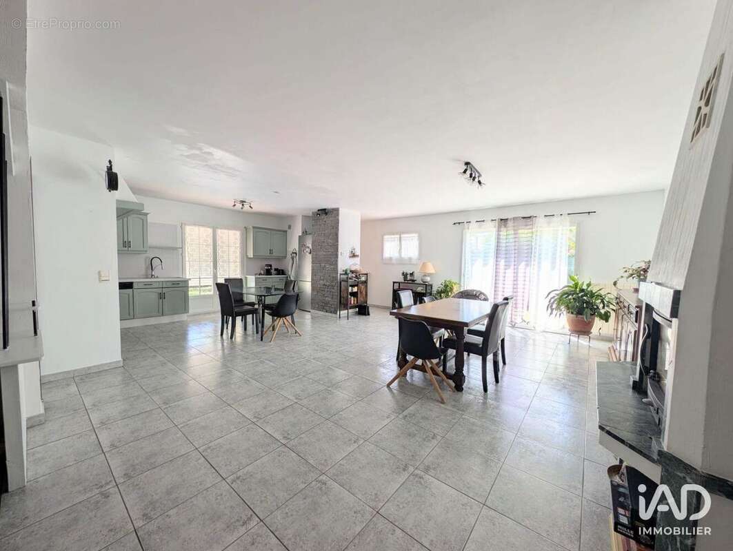 Maison 130 m² à Latour-Bas-Elne  - photo 2