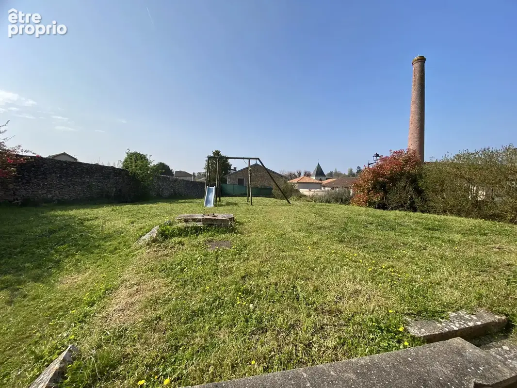Ensemble immobilier situé dans un secteur tranquille et central - photo 2