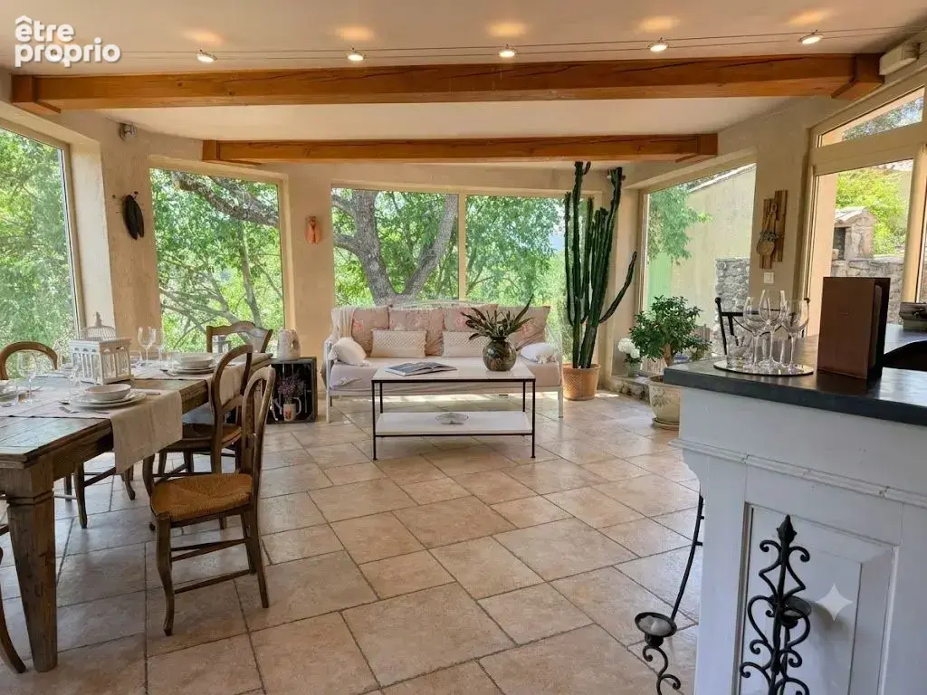 Maison familiale de 210 m² avec piscine, dans un secteur calme ! - photo 4