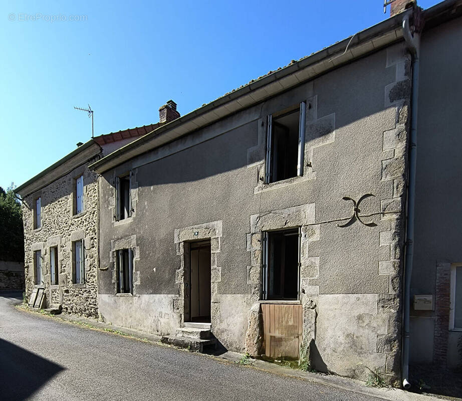 Maison à LAURIERE