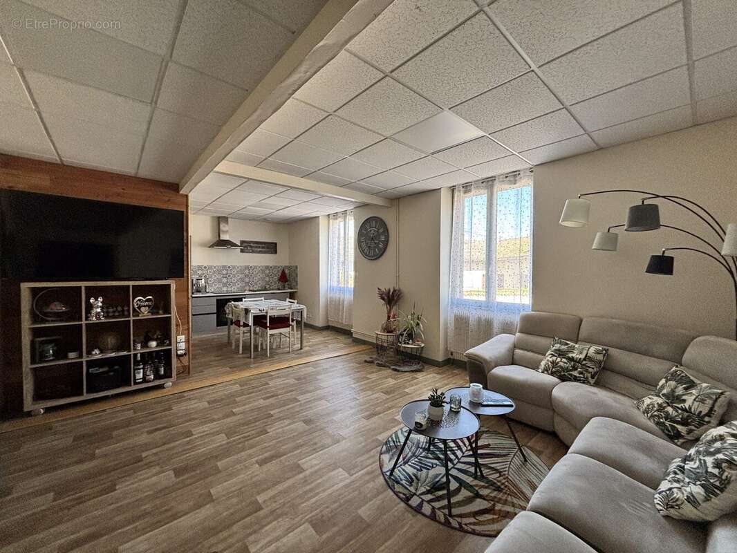 Maison 122 m² à Ouroux  - photo 8