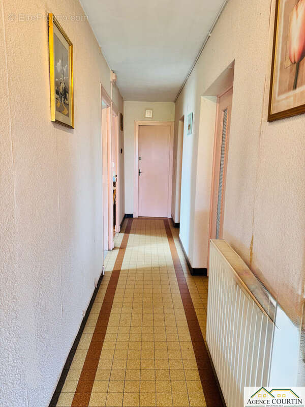 Maison à FRANGY-EN-BRESSE