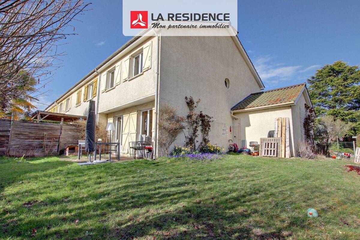 Maison à LE MESNIL-SAINT-DENIS