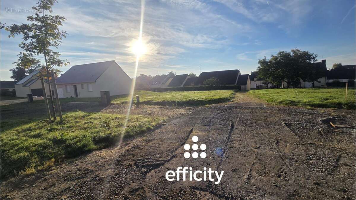 Terrain à MARCILLE-ROBERT