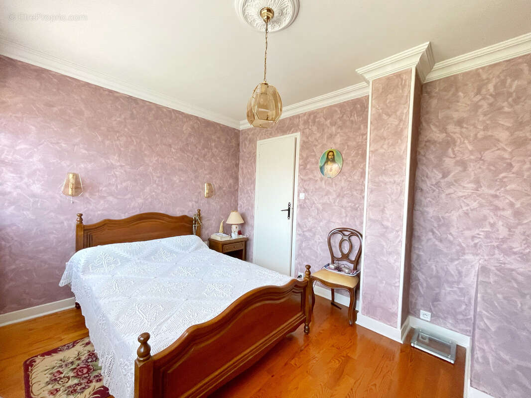 Maison à PIERRE-BENITE