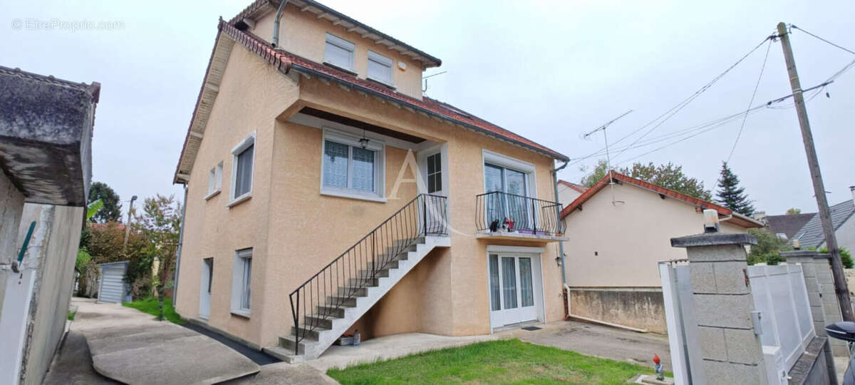 Exclusivité ? Superbe maison familiale aux prestations soignées de 168 m² - photo 19