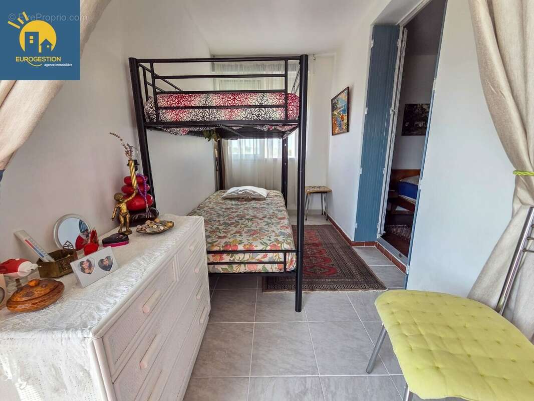 À vendre  t2 en 1ere ligne, au cur de la plage du môle - photo 5
