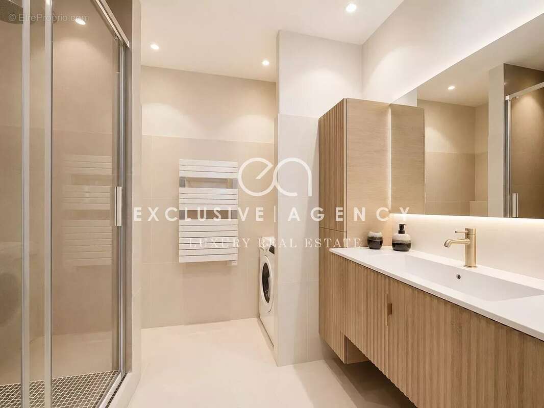 Cannes Croisette 3 pièces de 82m² rénové  vue mer - photo 9