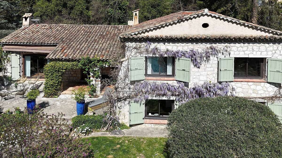 Maison à ROQUEFORT-LES-PINS