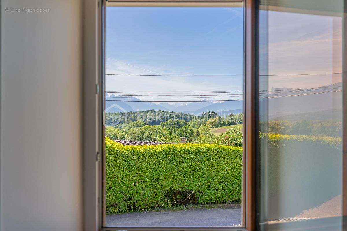 Appartement à PRINGY