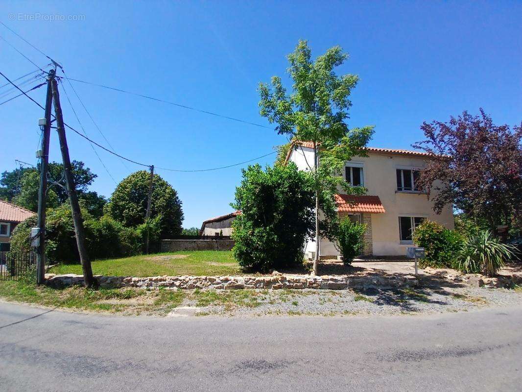 Maison à ROUMAZIERES-LOUBERT