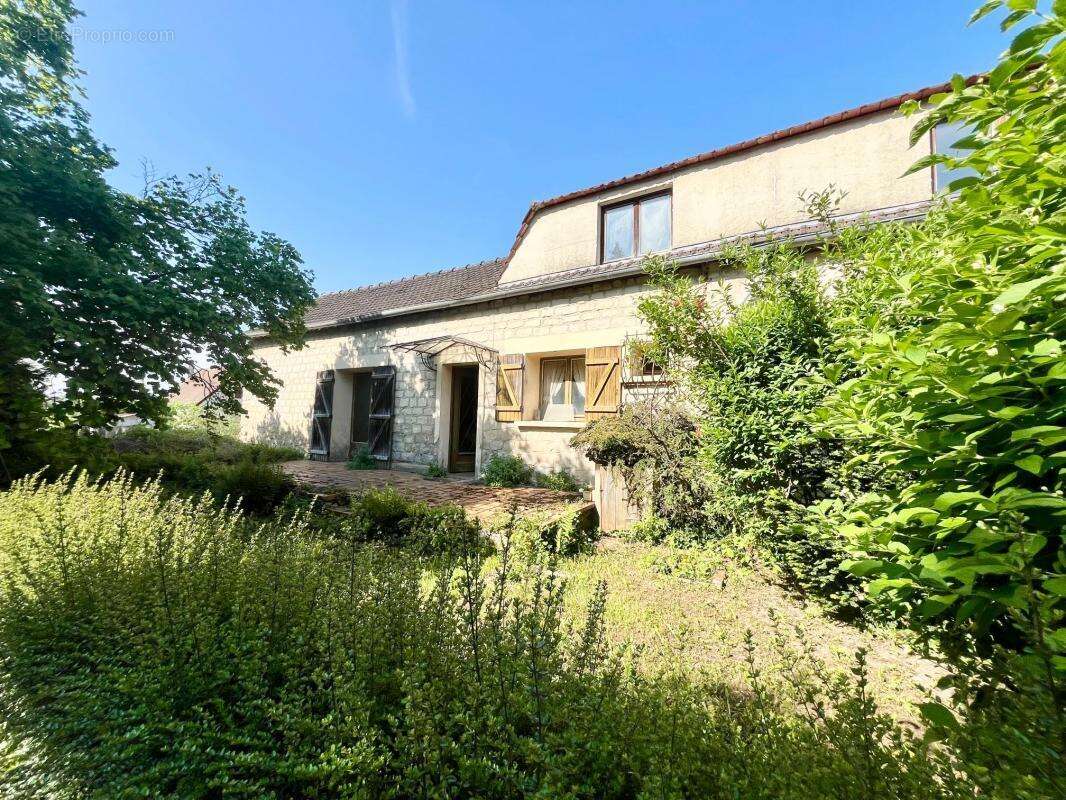 Maison à AUVERS-SUR-OISE