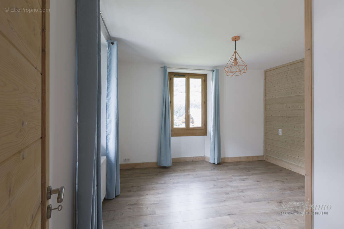 Maison à LES AVANCHERS-VALMOREL