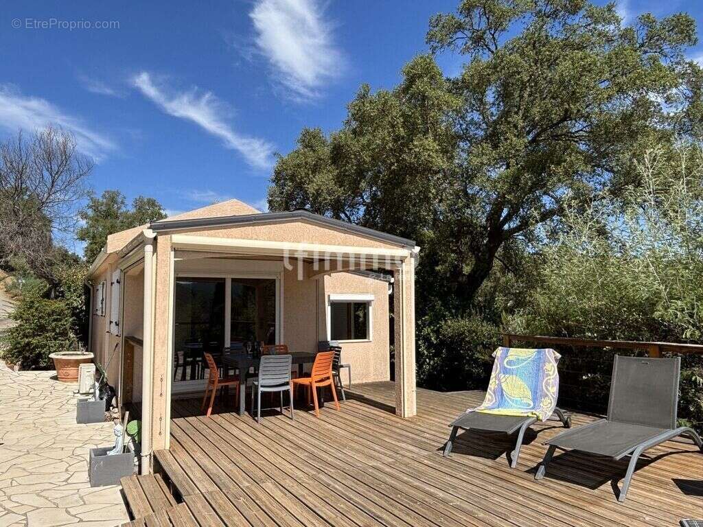 Maison à LE MUY