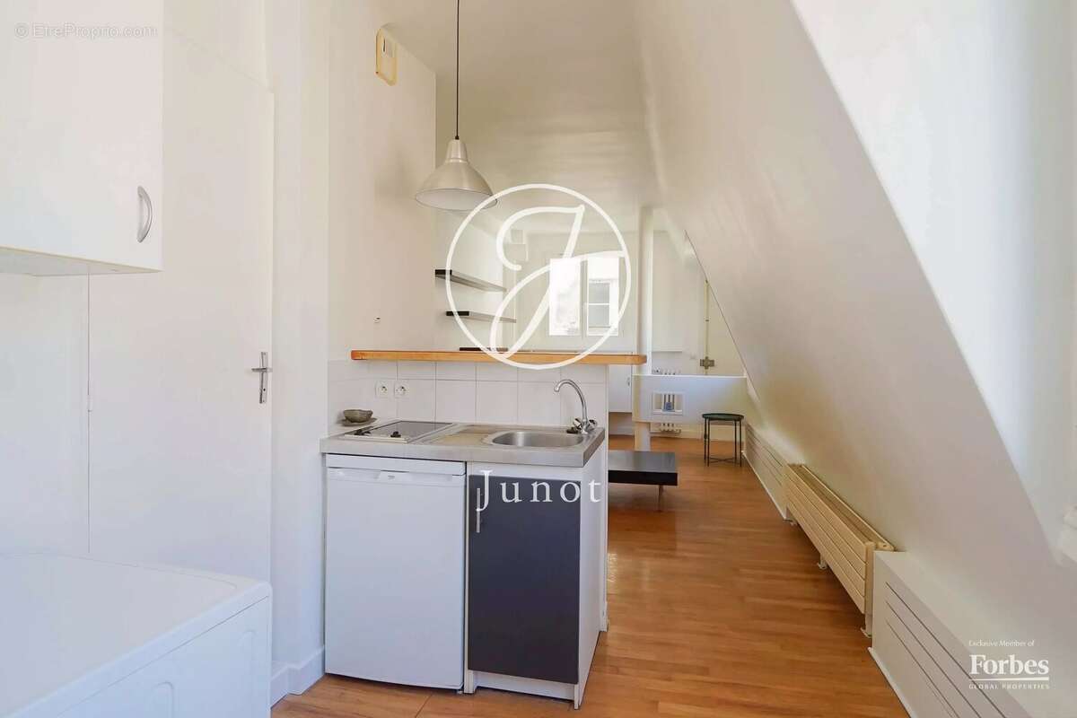 Appartement à PARIS-7E