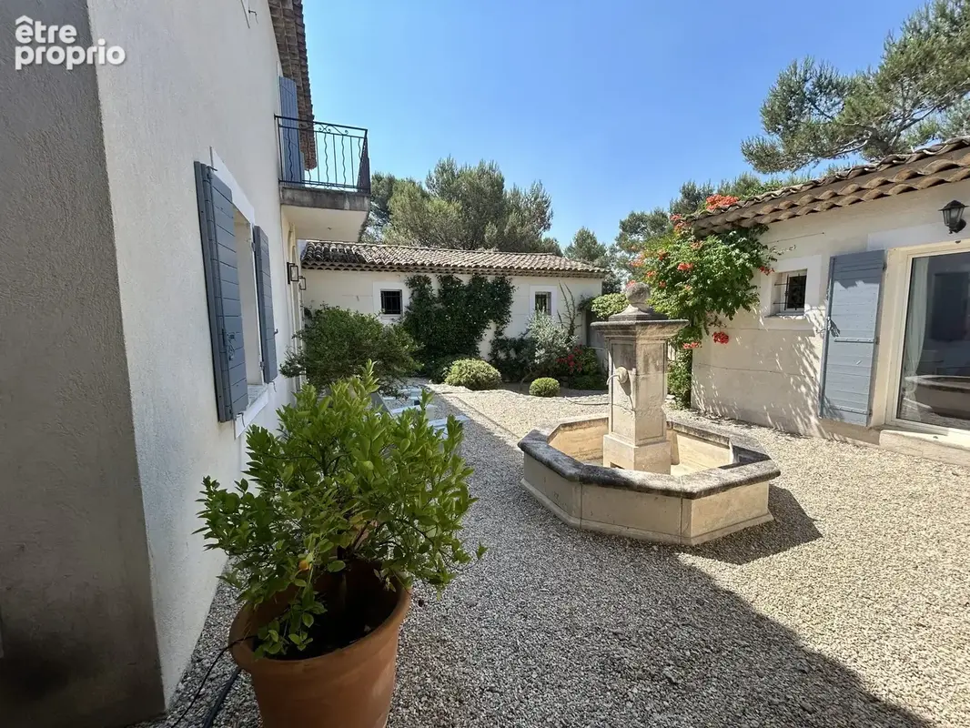 Maison 270 m² à Mallemort  - photo 6