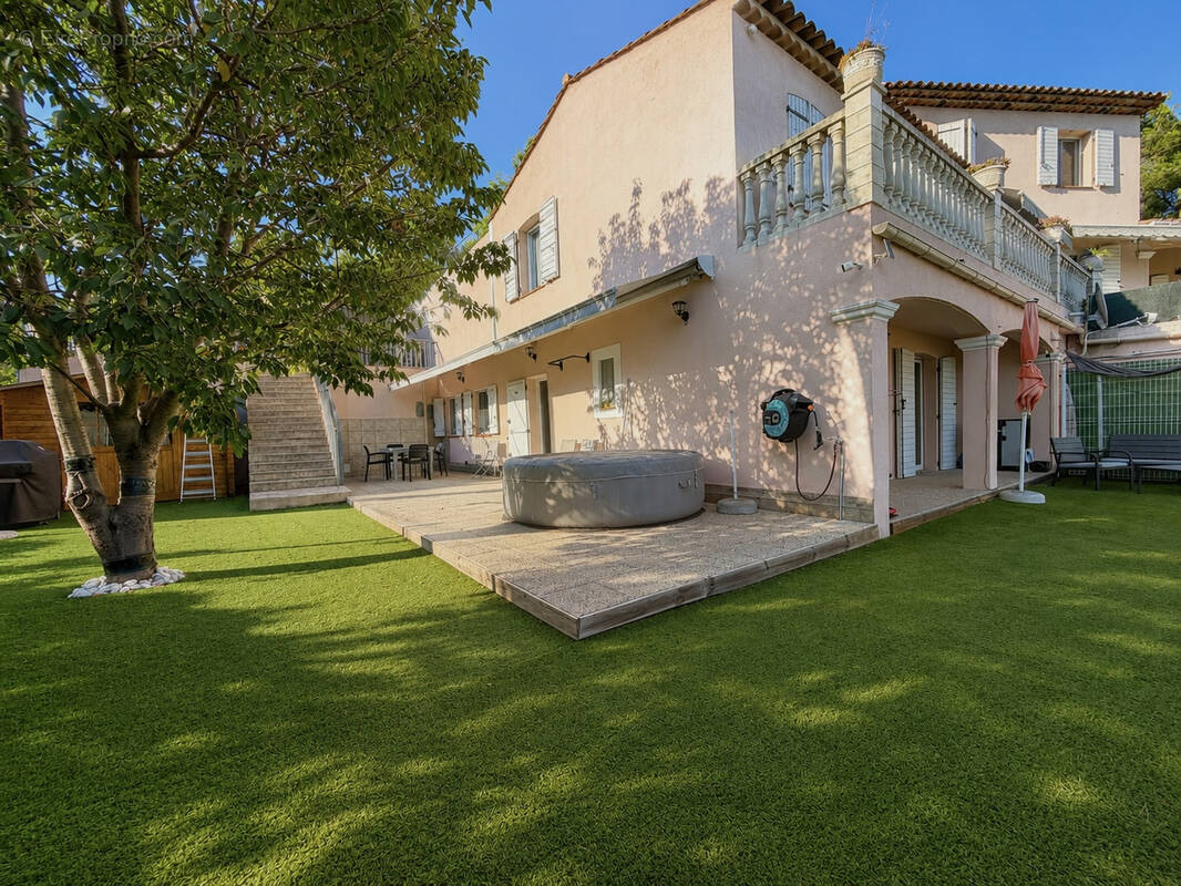Maison à ROQUEBRUNE-CAP-MARTIN