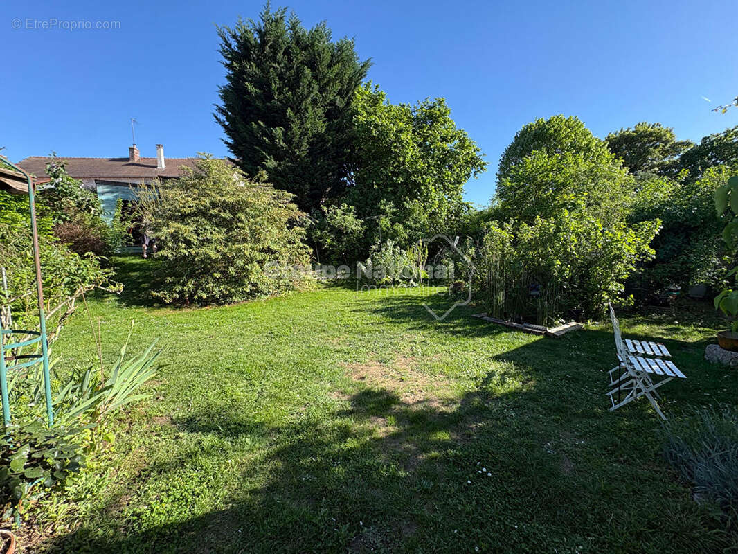 Maison à NESLES-LA-VALLEE