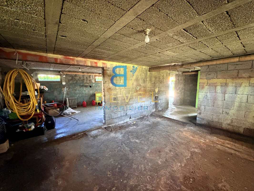 (73) SAINT-JEAN DE MAURIENNE - Maison fort potentiel - Emplacement stratégique - Remise en vente - photo 24