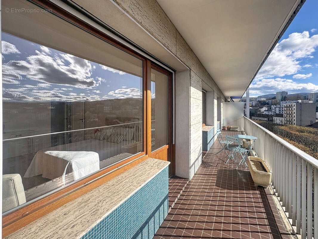 Appartement à SAINT-ETIENNE