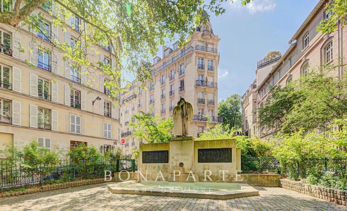 Appartement à PARIS-18E