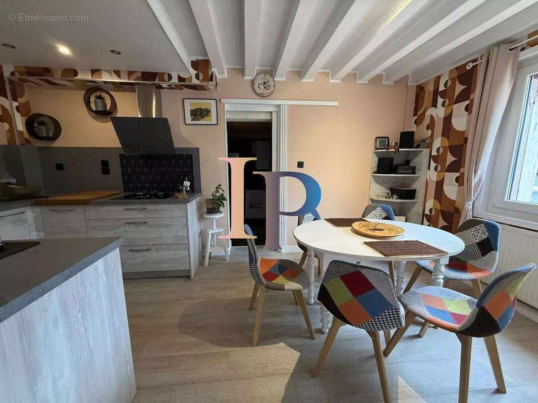 Maison à VOUGY