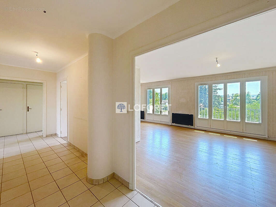 Appartement à LA TOUR-DU-PIN