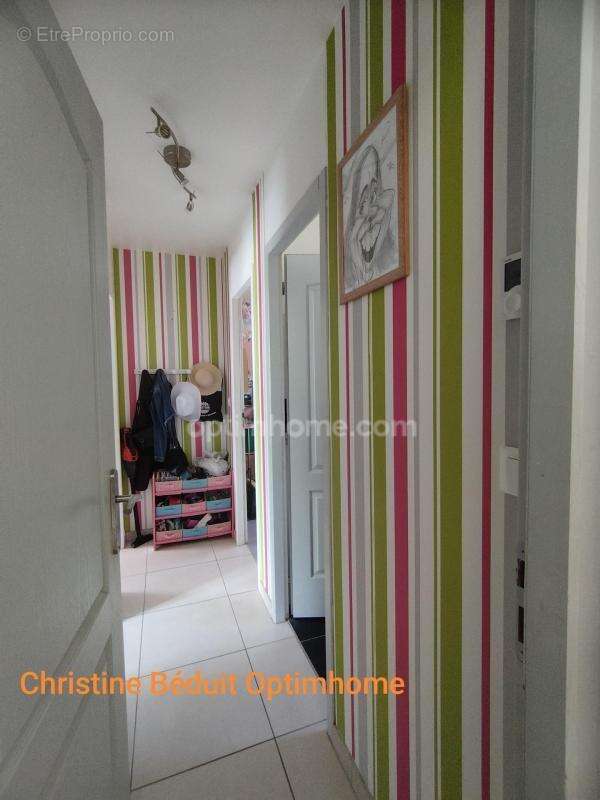 Charente, Châteauneuf, à Birac, maison plain-pied 93 m², 4 chambres, terrain de 1360 m² - photo 12
