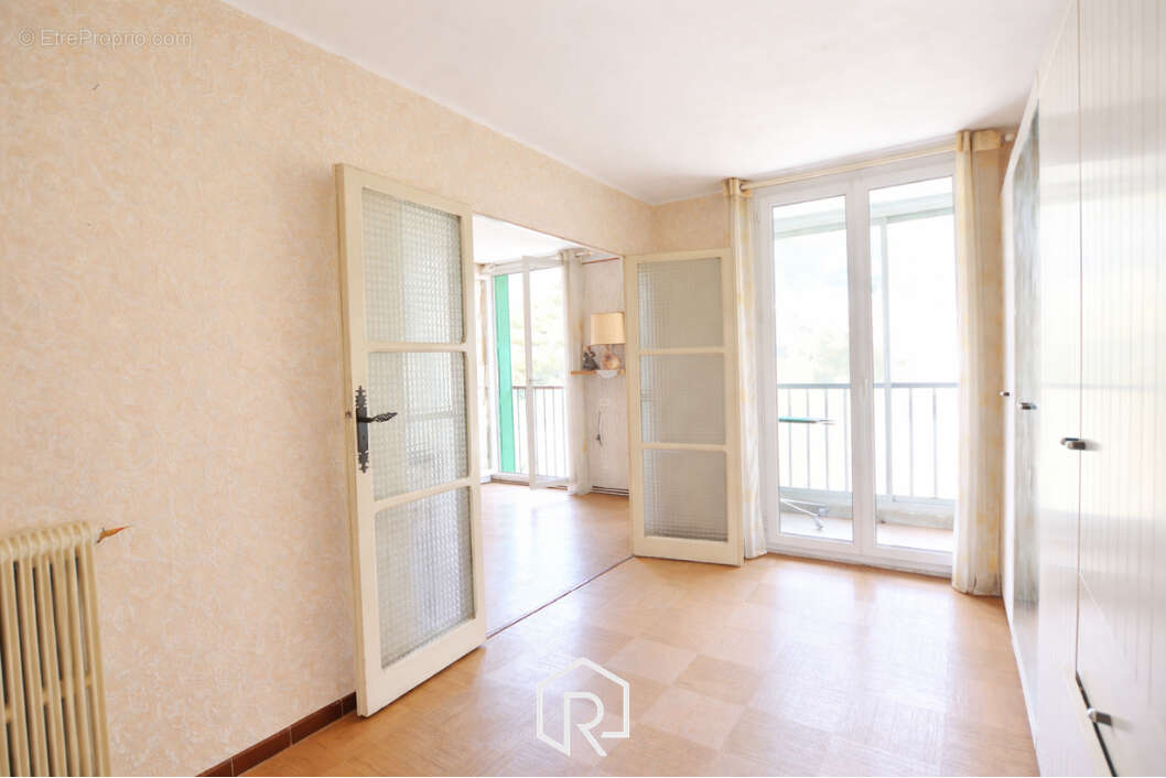 Appartement à MARSEILLE-12E