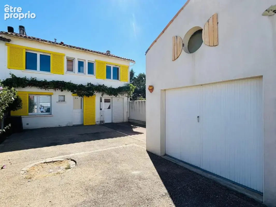 Maison familiale avec piscine et garage à proximité de la mer et des commerces - photo 10