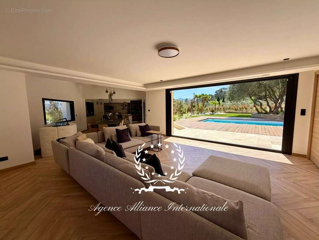 Appartement à LE LUC