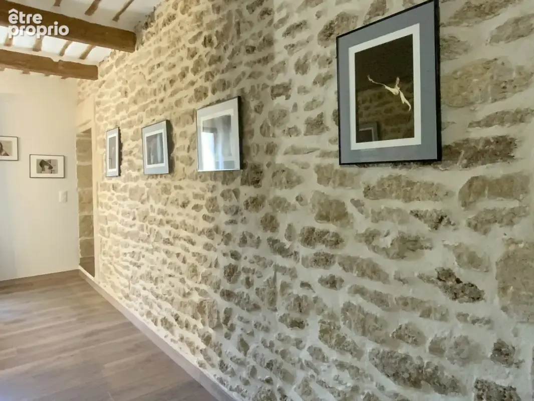 Maison de charme en pierre  en plein coeur de village. - photo 16