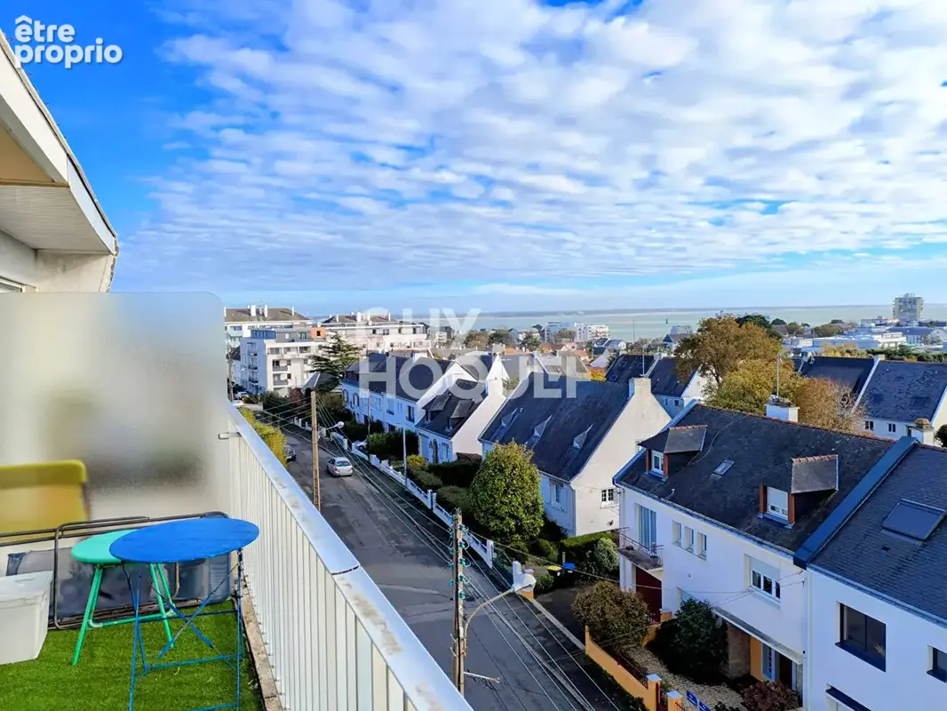 SAINT NAZAIRE, T2 bis rénové au dernier étage avec balcon vue mer - photo 2
