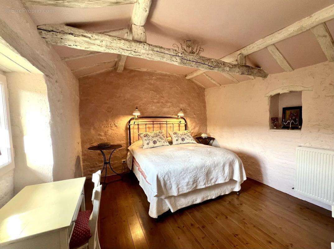 Maison à LE BUISSON-DE-CADOUIN