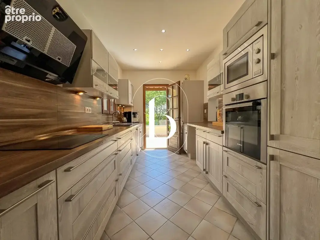 Maison 225 m² à Goudargues  - photo 12