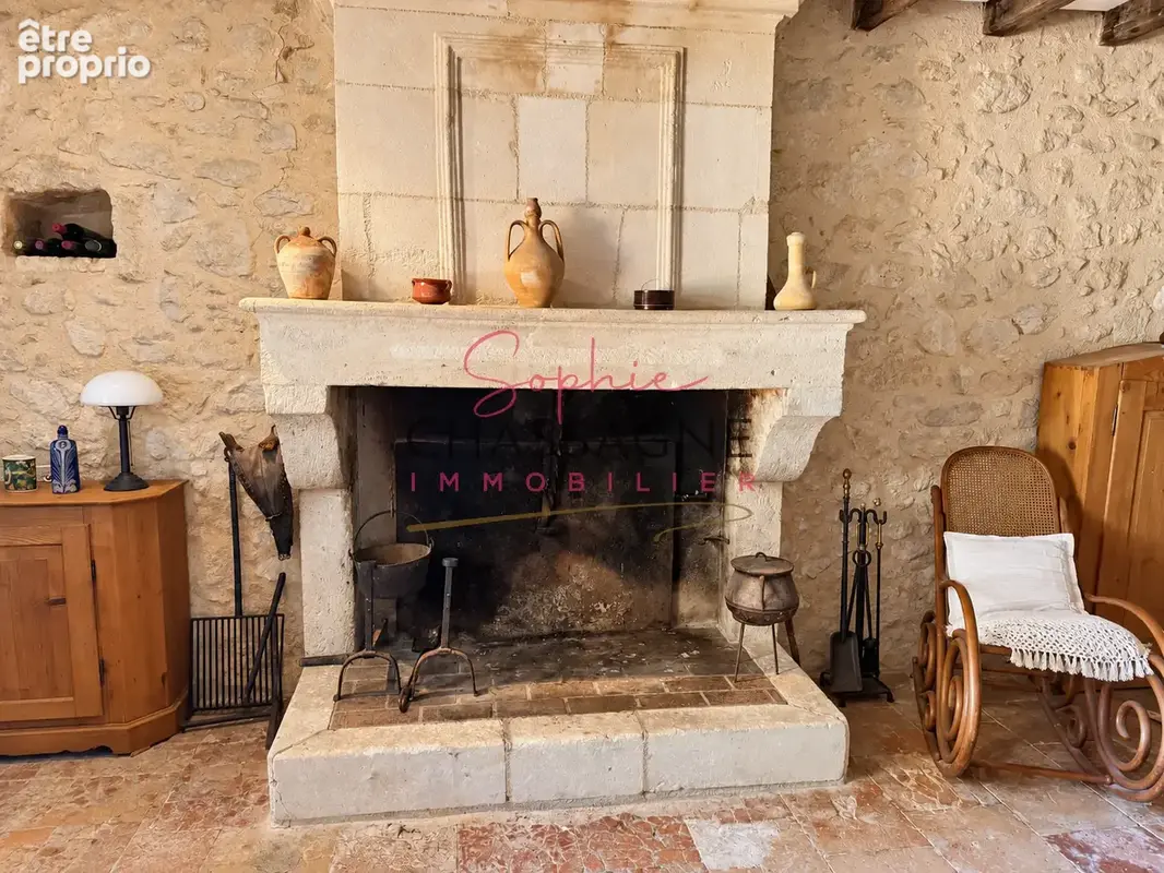 Maison en pierre avec deux logements et de nombreuses dépendances sur 274 m2 de terrain - photo 5