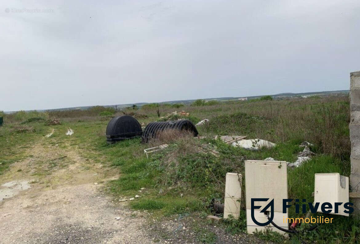 Terrain à SAINT-GERMAIN-LAVAL