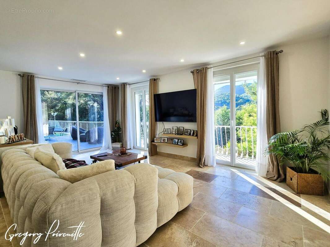 Photo 6 - Maison à LE REVEST-LES-EAUX