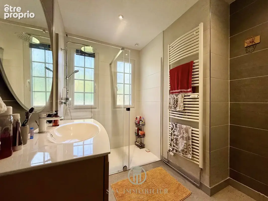 VILLA FAMILIALE avec vue, piscine XXL et pool house - photo 23