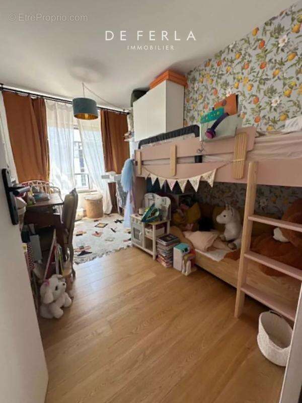 Appartement à PARIS-15E